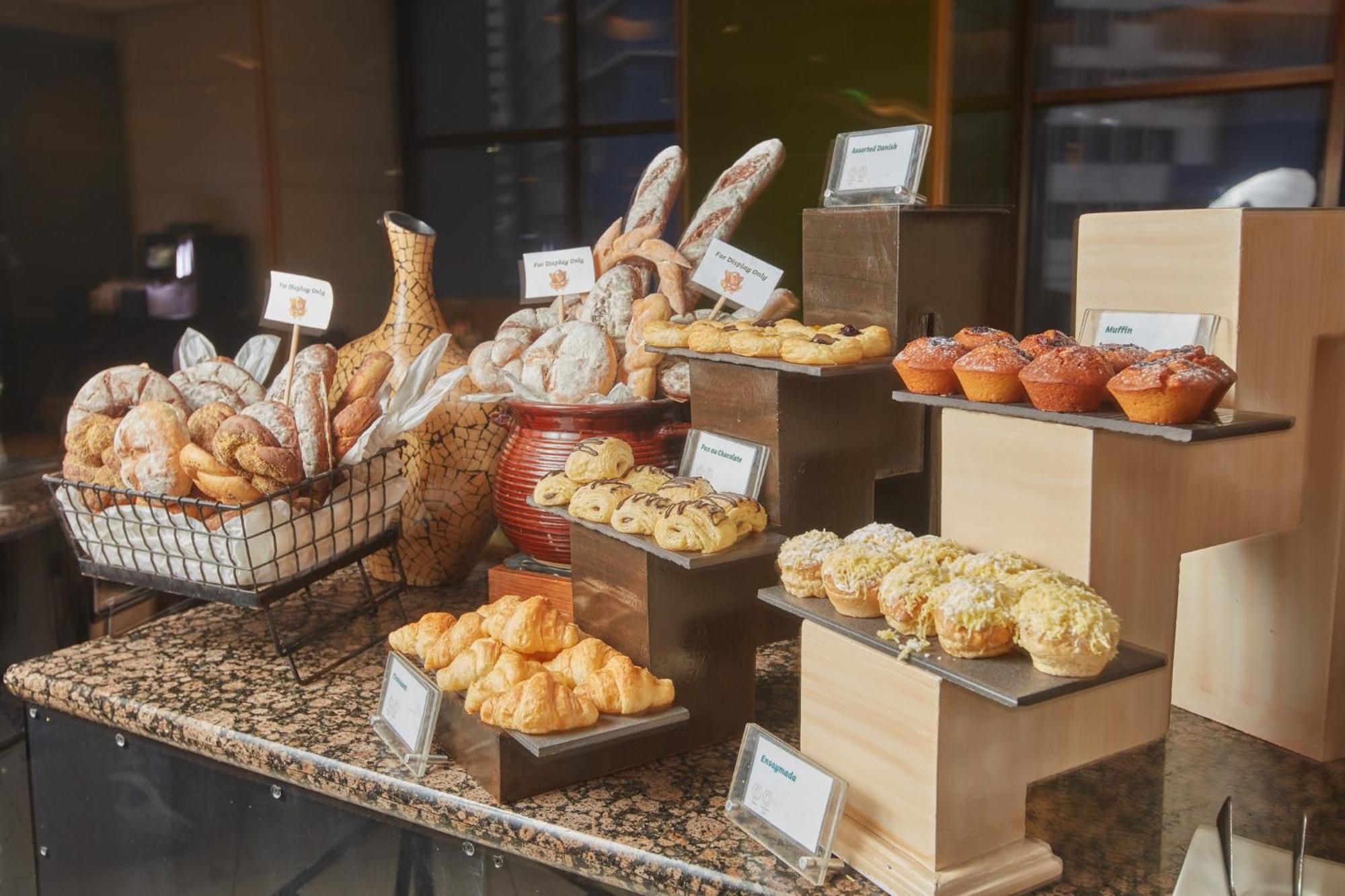 Holiday Inn & Suites Manila Galleria By Ihg Pasig City Bagian luar foto