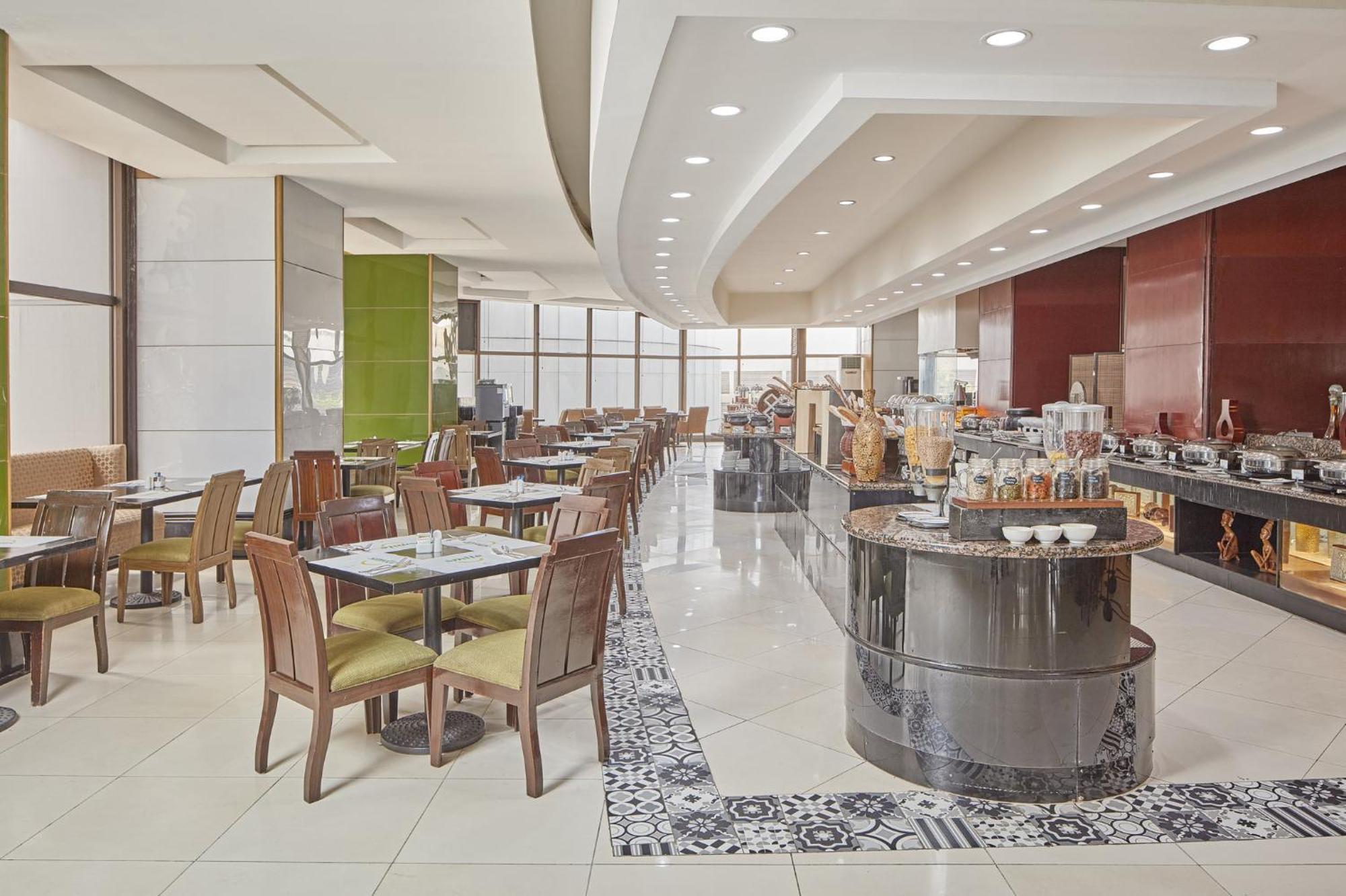 Holiday Inn & Suites Manila Galleria By Ihg Pasig City Bagian luar foto