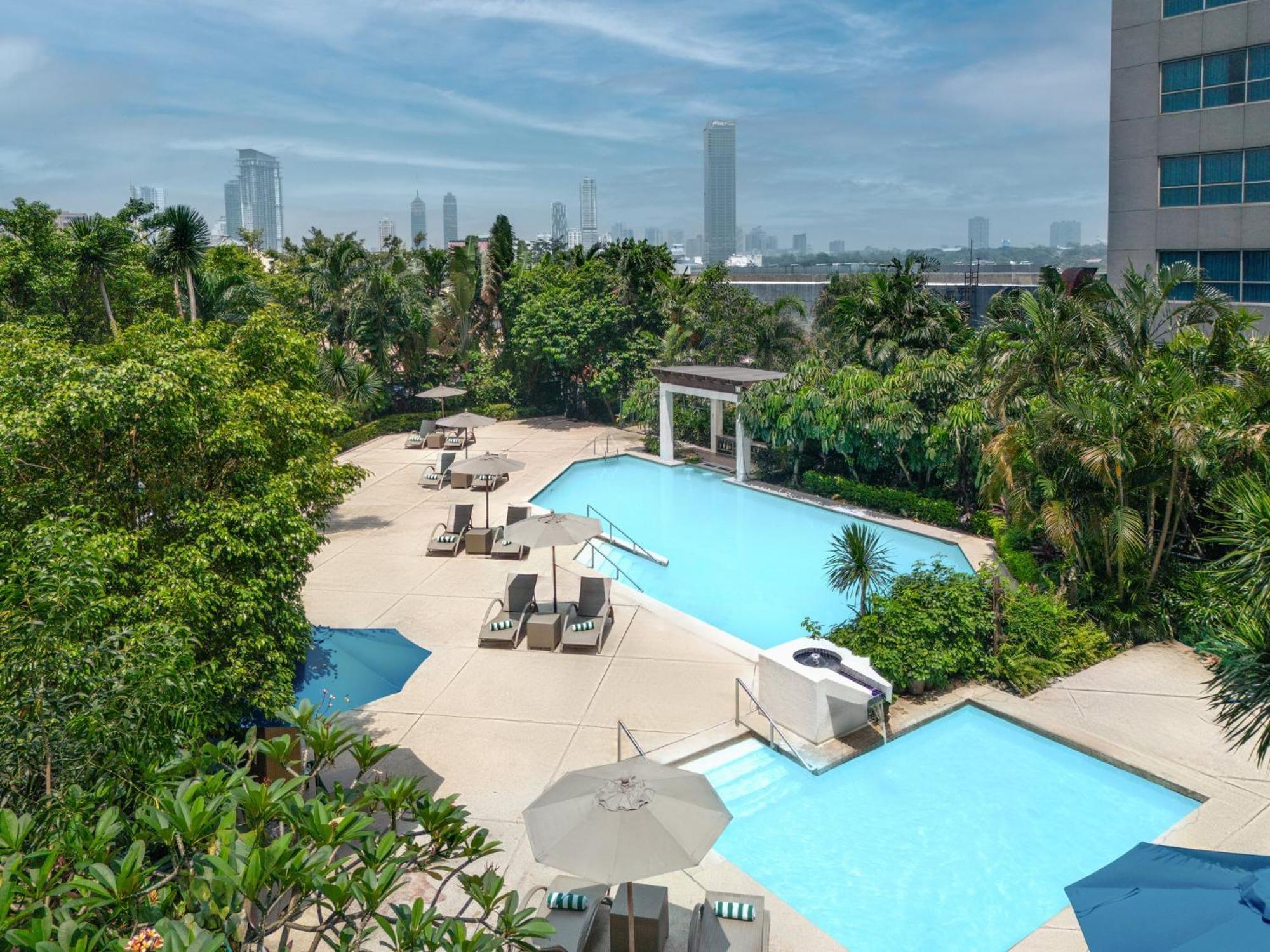 Holiday Inn & Suites Manila Galleria By Ihg Pasig City Bagian luar foto