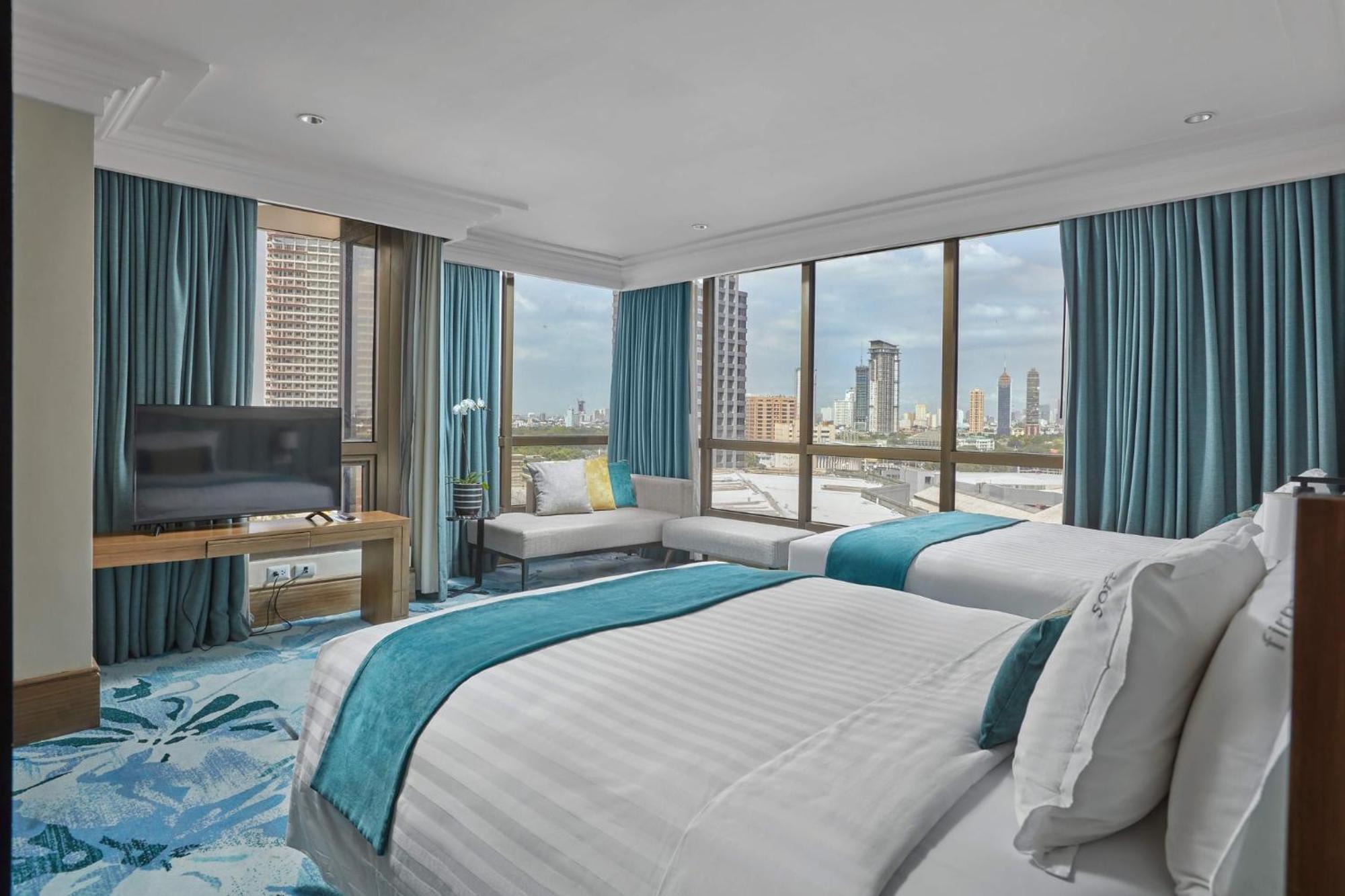 Holiday Inn & Suites Manila Galleria By Ihg Pasig City Bagian luar foto