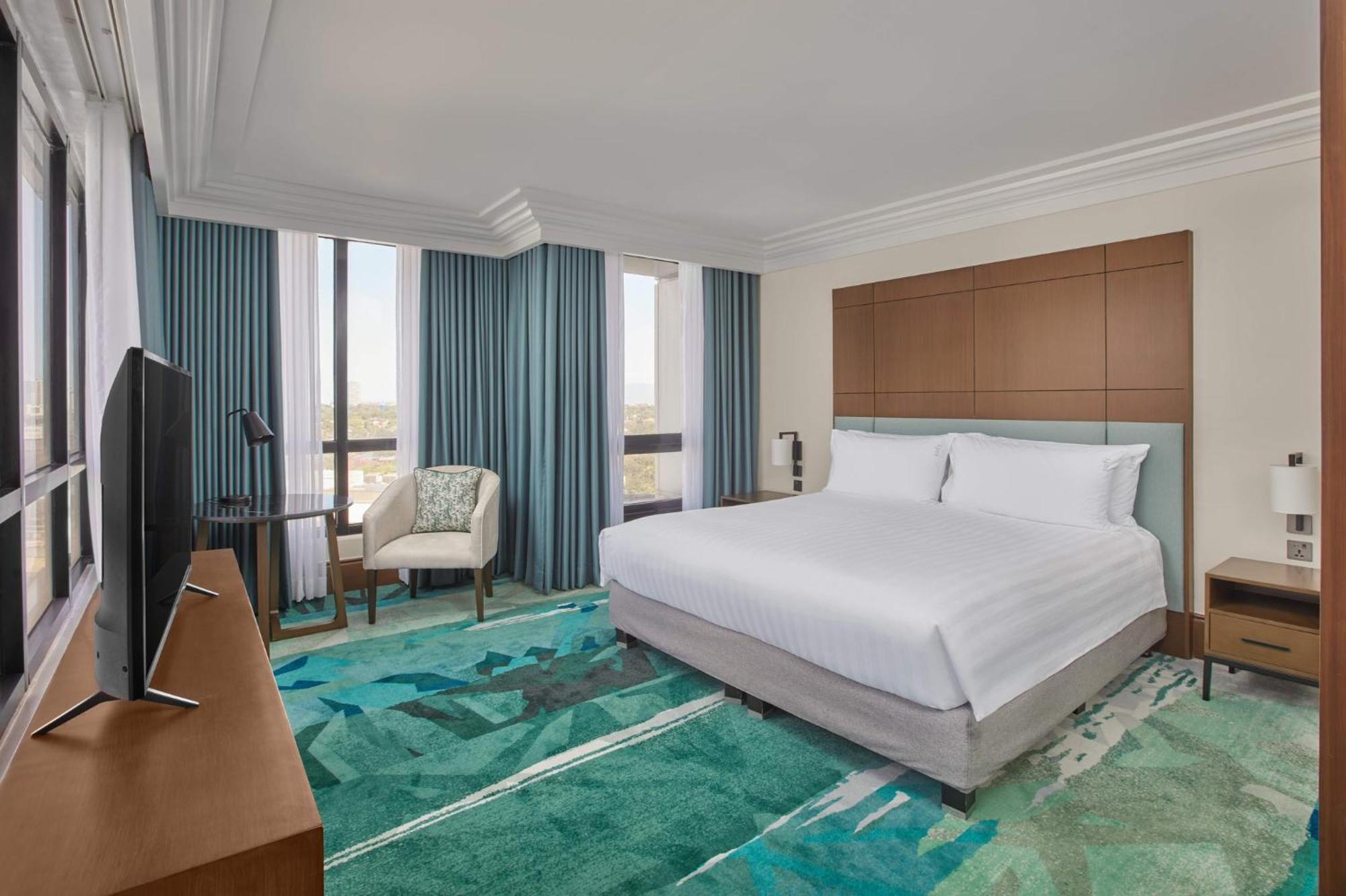 Holiday Inn & Suites Manila Galleria By Ihg Pasig City Bagian luar foto